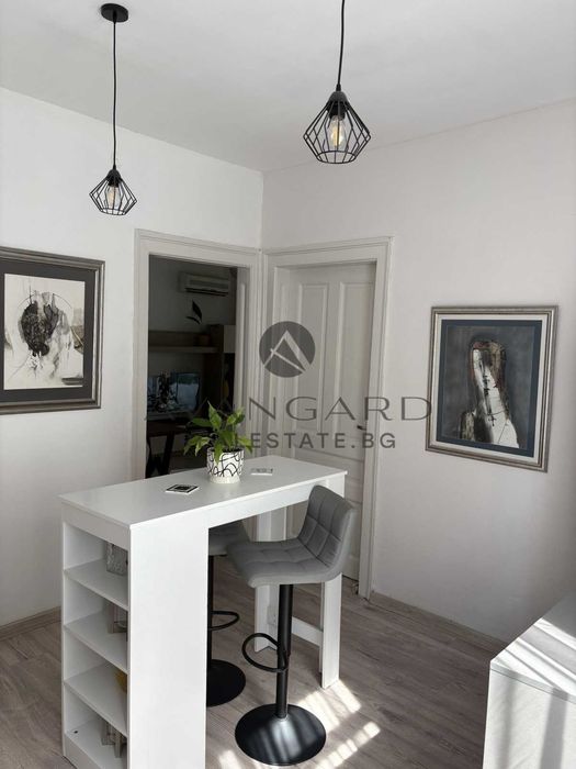 Продава се Етаж от къща в Пловдив, Център - 140 кв.м за 2508 €/кв.м - Снимка #2