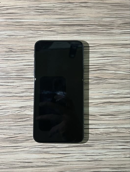 Iphone 11 pro max  sotiladi