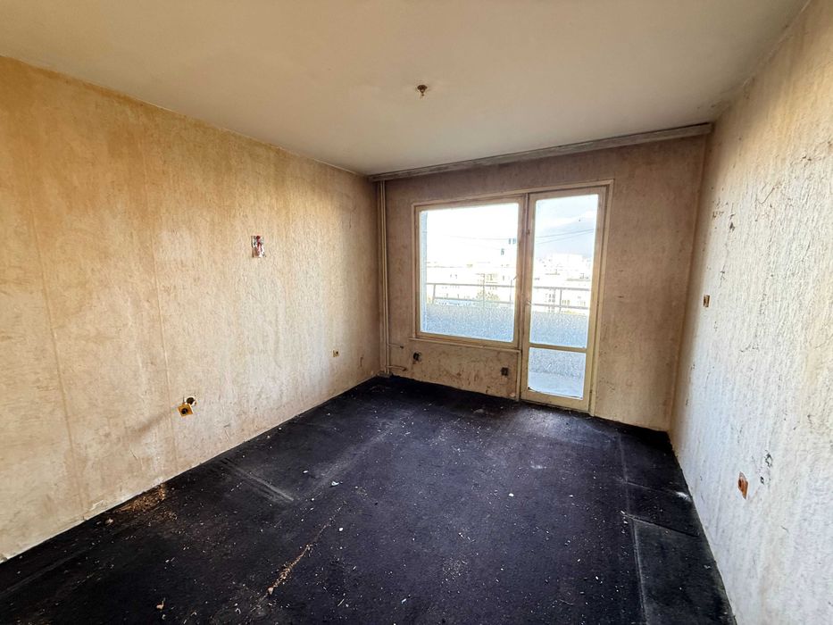 Тристаен имот в ж.к. Люлин 4