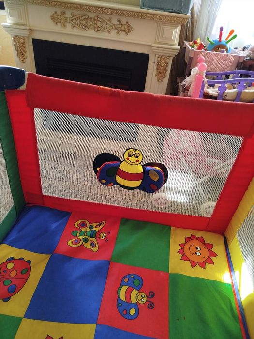 Манеж игровой Graco.