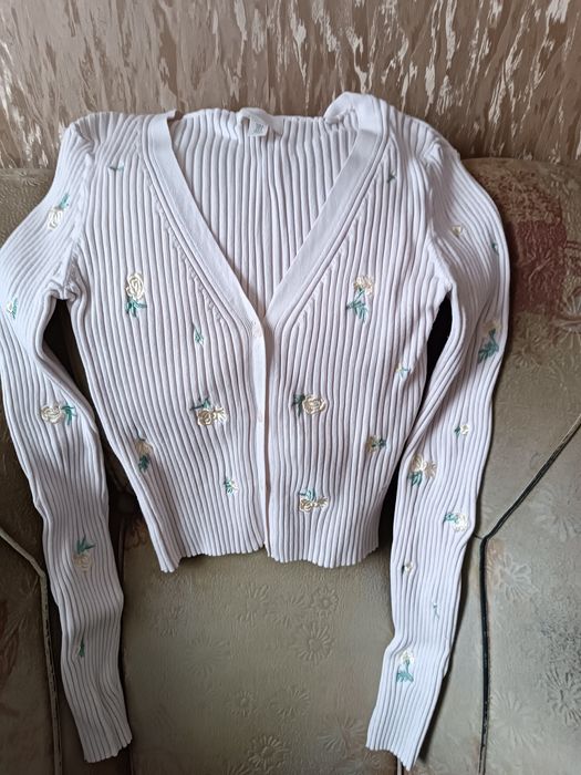 новые джемпера 40-42 размера