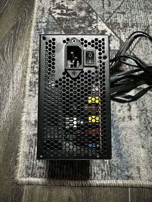 Продаю блок питания sama 600w сертификация 80plus