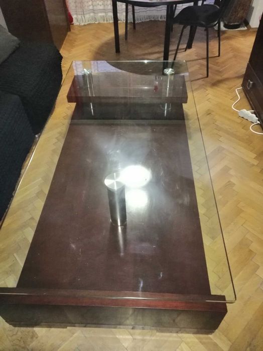 Стъклена холна маса