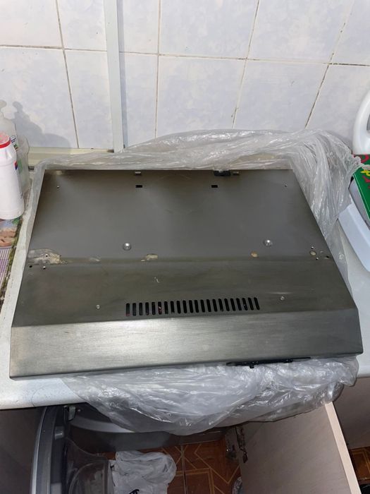 Срочно продам вытяжку для кухни