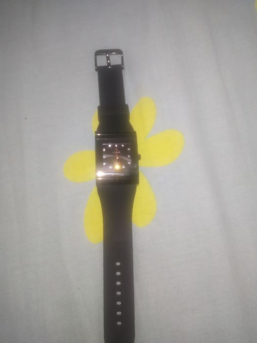 Turkiya qo'l soati sotiladi