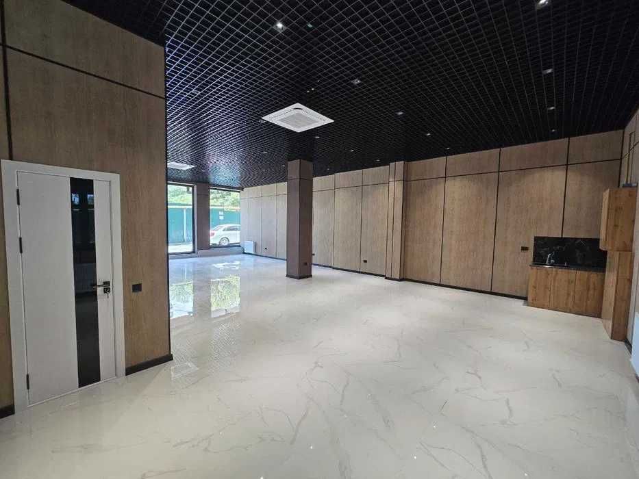 Продаётся комерческое помещение ул Шота Руставели. первая линия 120 кв