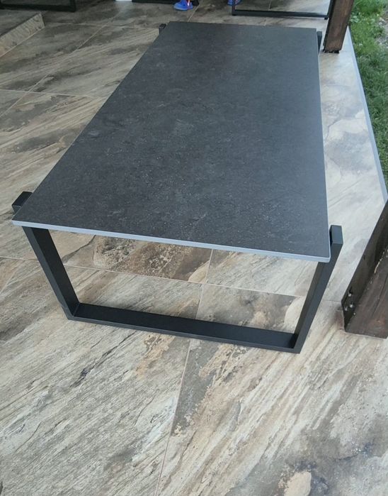 Vând măsuță din marmură