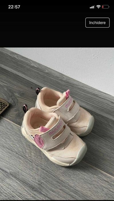 Adidasi copii marimea 21 cu scai
