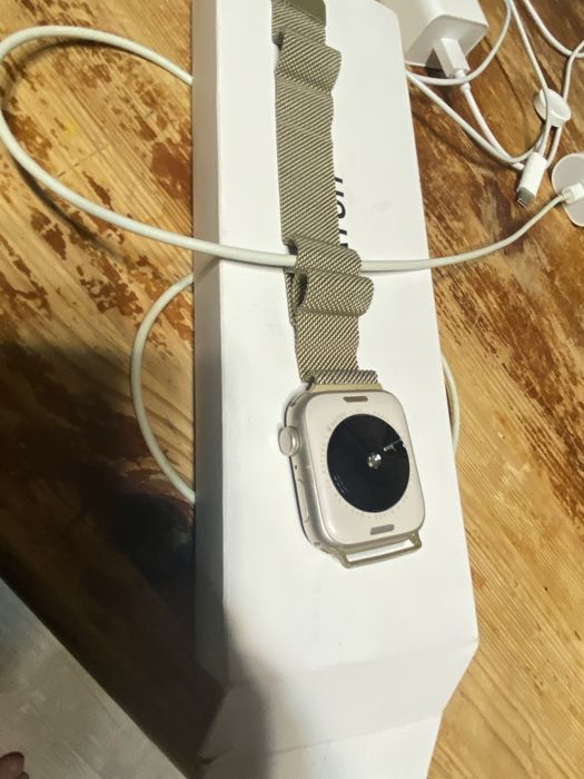 Продам Apple watch se
