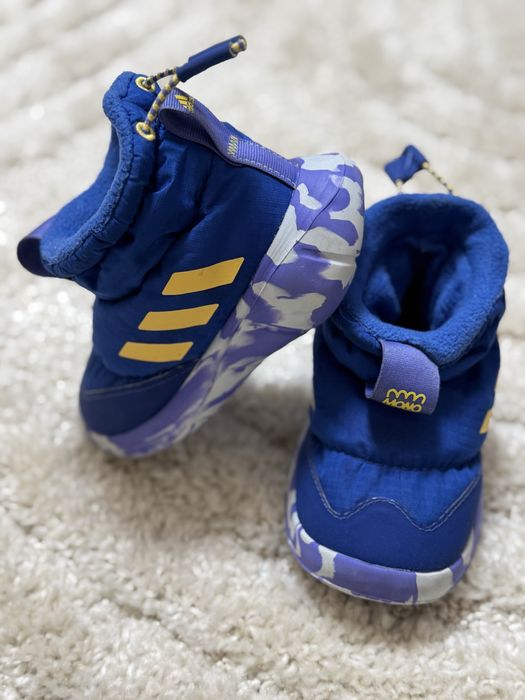 Adidas ботуши L+R, 22 номер