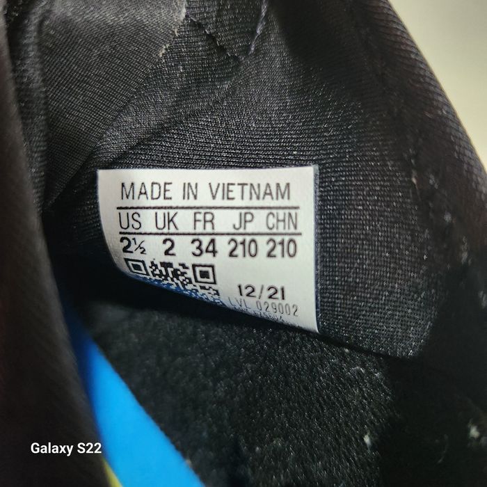 Продам детскую обувь