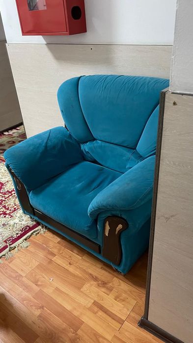 Диван сатылады срочно