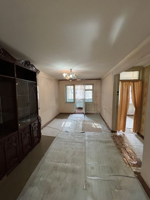 Вокзалда бозорни тугрисида 2 хоналик под бизнес квартира сотаман