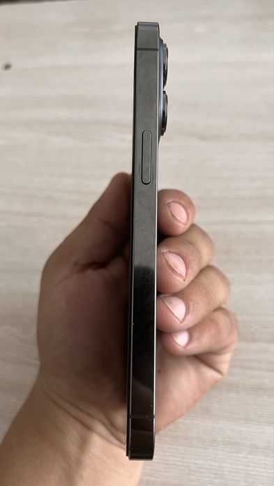 Apple 13 pro в отличном состояний