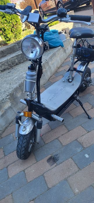Scuter electric chopper ergo.bike – cu șa, suspensie și coș
