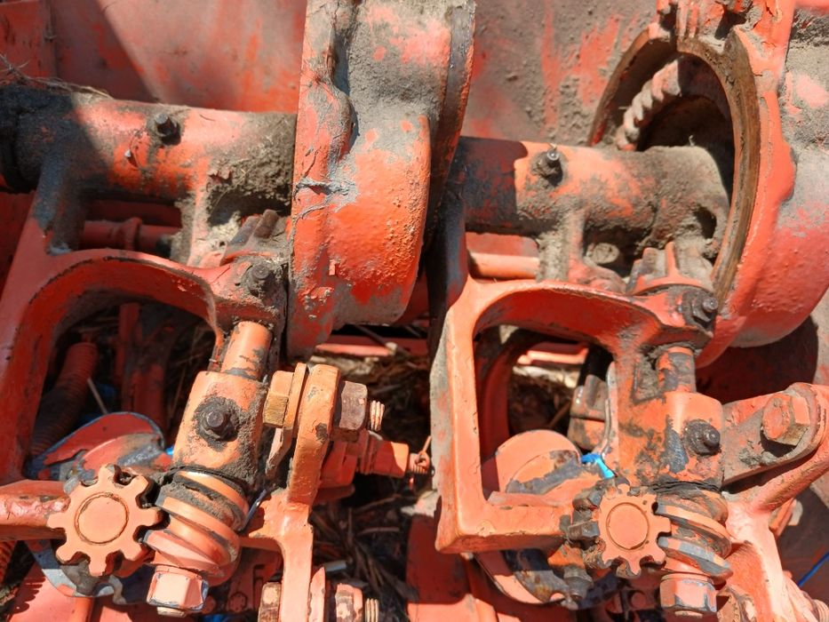 Vând presa gallignani , cositoare , tractoras 15,5 yanmar