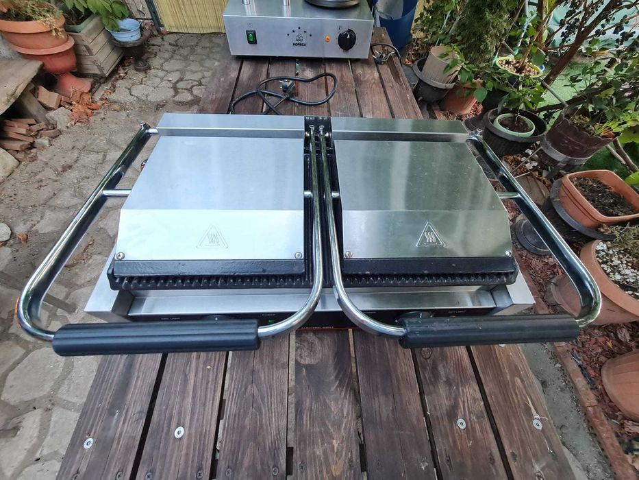 Contact grill dublu profesional Kpro