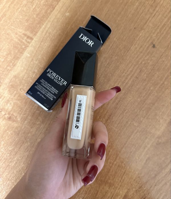 Dior Skin Glow тональный