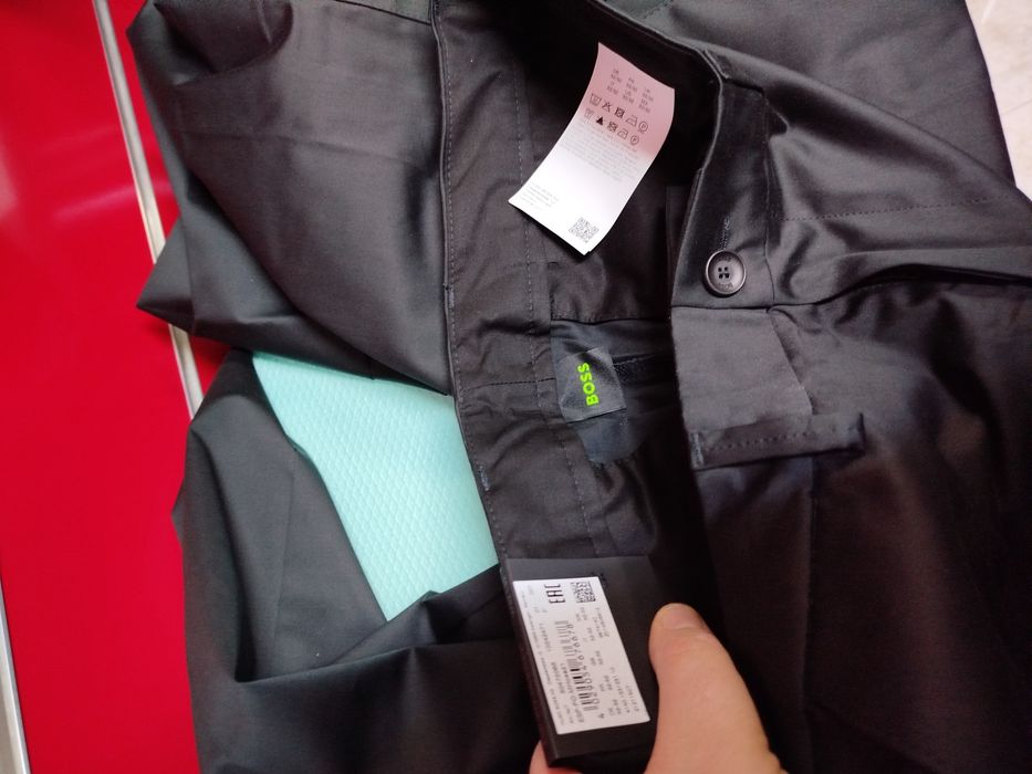 Оригинален еластичен карго панталон Hugo Boss W33 нов черен мъжки