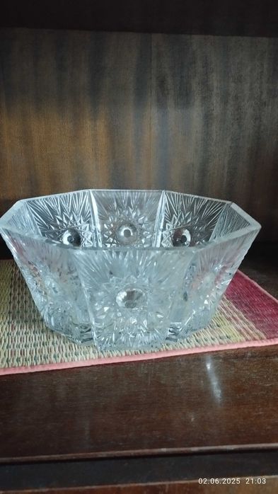 Продаю хрустальные вазы