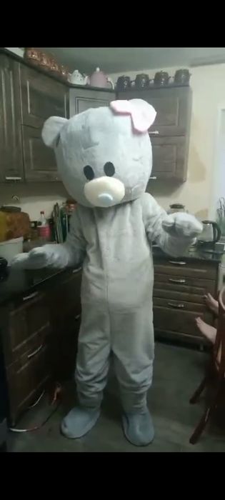 Продам костюмы праздничные