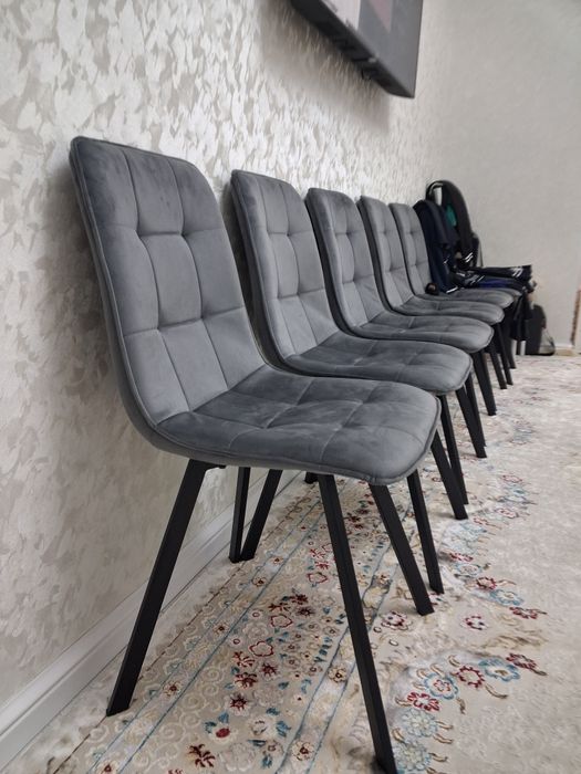 Продам новые стулья