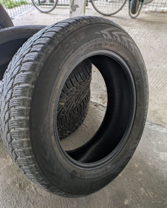 235/60/18 Nokian