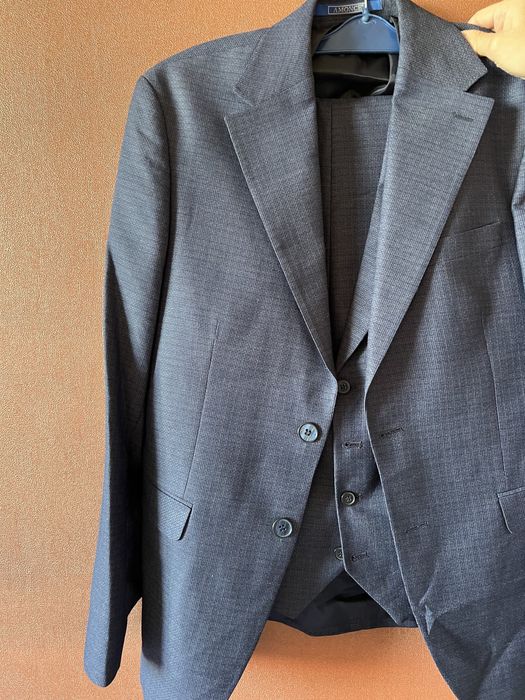 Костюм тройка