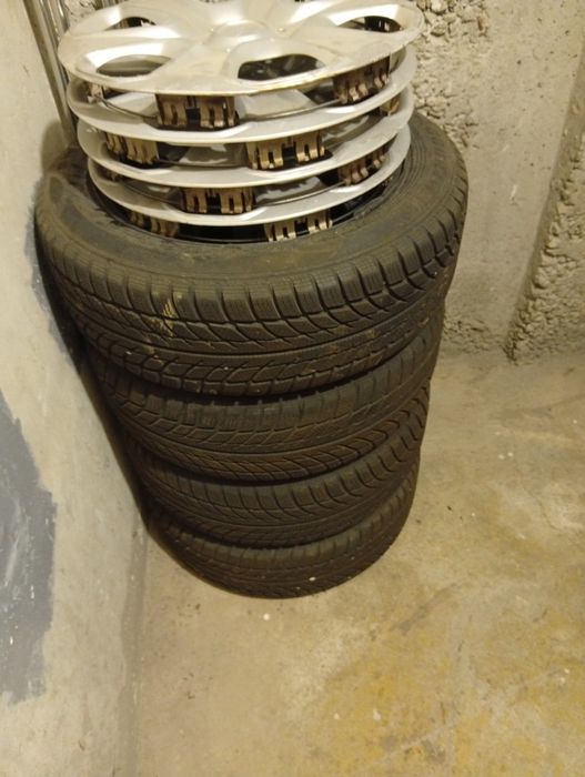 Продавам зимни гуми 15-ки ford почти нови