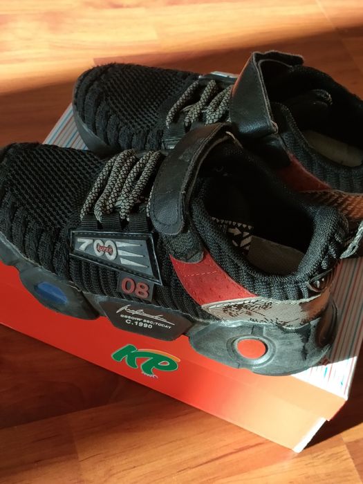 Продам детскую обувь