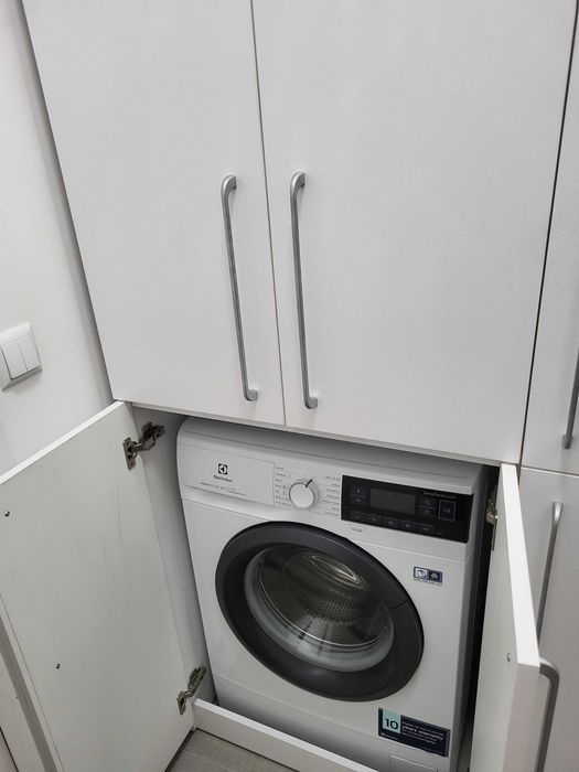 Garsoniera moderna de inchiriat Calea Bucuresti 400 euro 42 mp mobilata si utilata complet AC centrala pe gaz loc de parcare constructie 2024