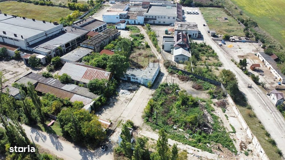 Complex industrial cu 4 hale si teren 15.568 mp in Salonta