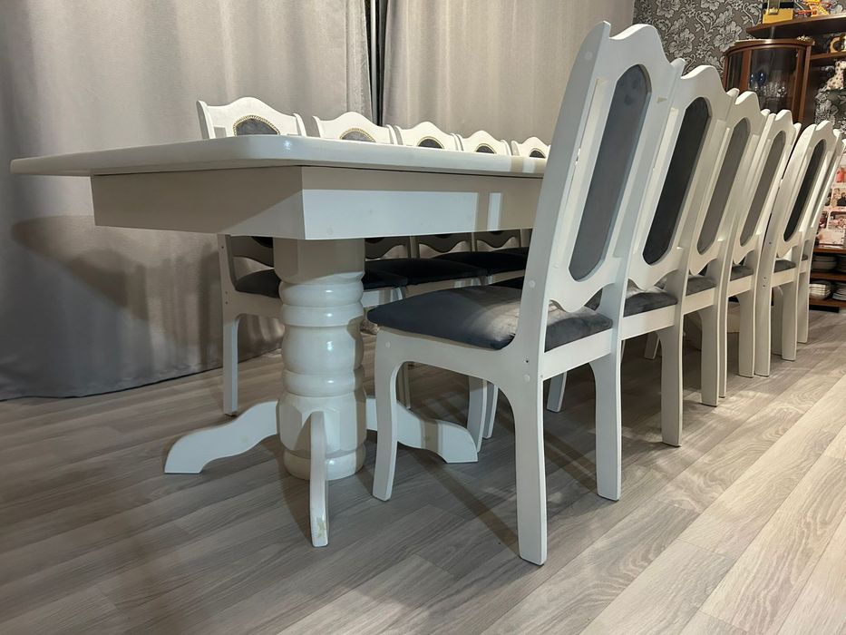 Стол для гостиной