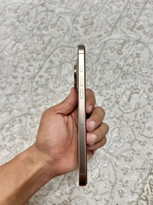 Продам Iphone 16 pro max