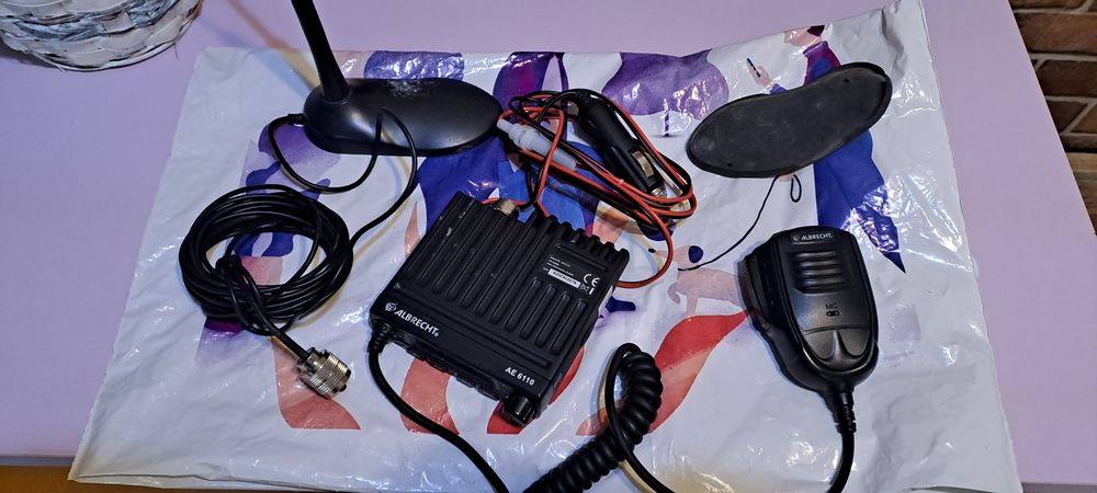 Stație emisie recepție