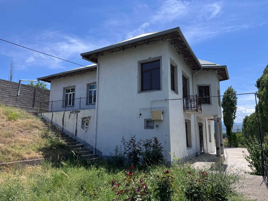 Bo'stonliq, Tovoqsoyda ikki qavatli 15 sotix dala hovli sotiladi.