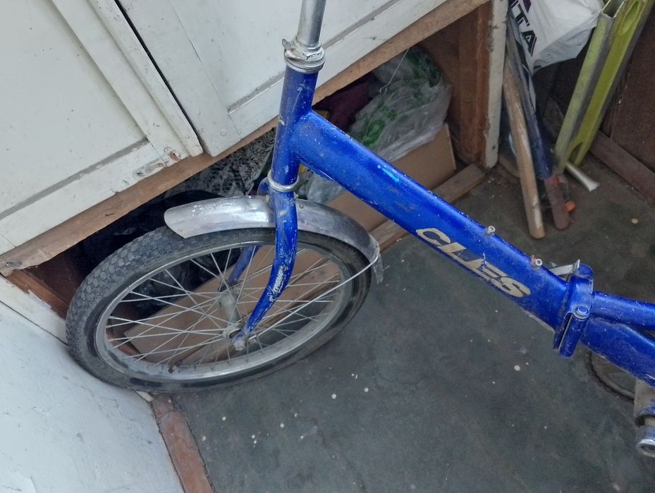 Продаю велосипед, хороший, складной.