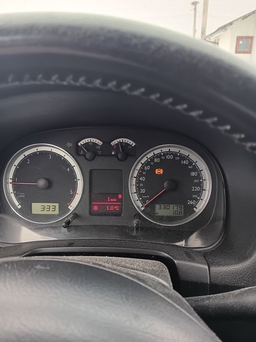 Vând Volkswagen Bora