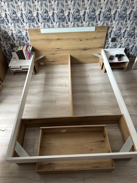 Легло 140х200 с нощни шкафчета