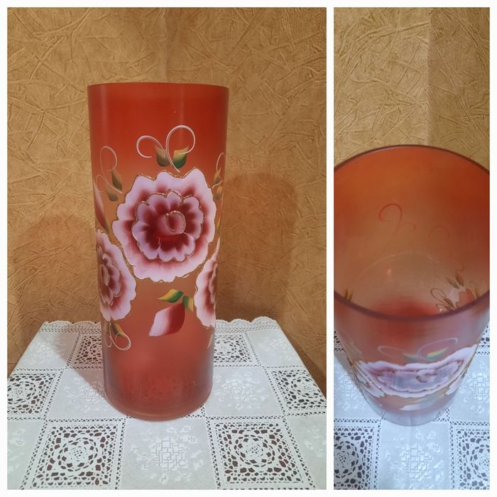 Редкость! Большая, очень красивая, яркая винтажная ваза. Ручная роспис