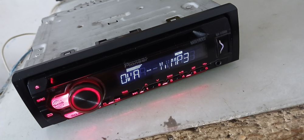 Magnitola Pioneer  .1150. Sotiladi.