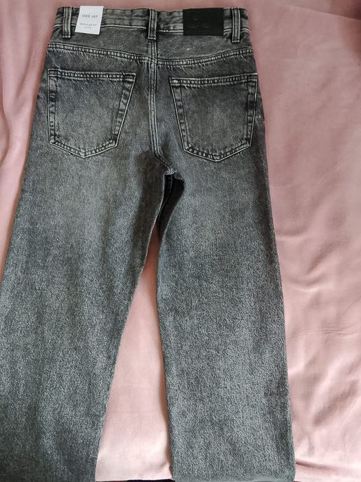 Джинсы новые не ношеные