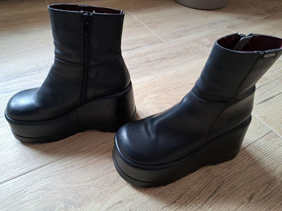 Боти с платформа на Mustang