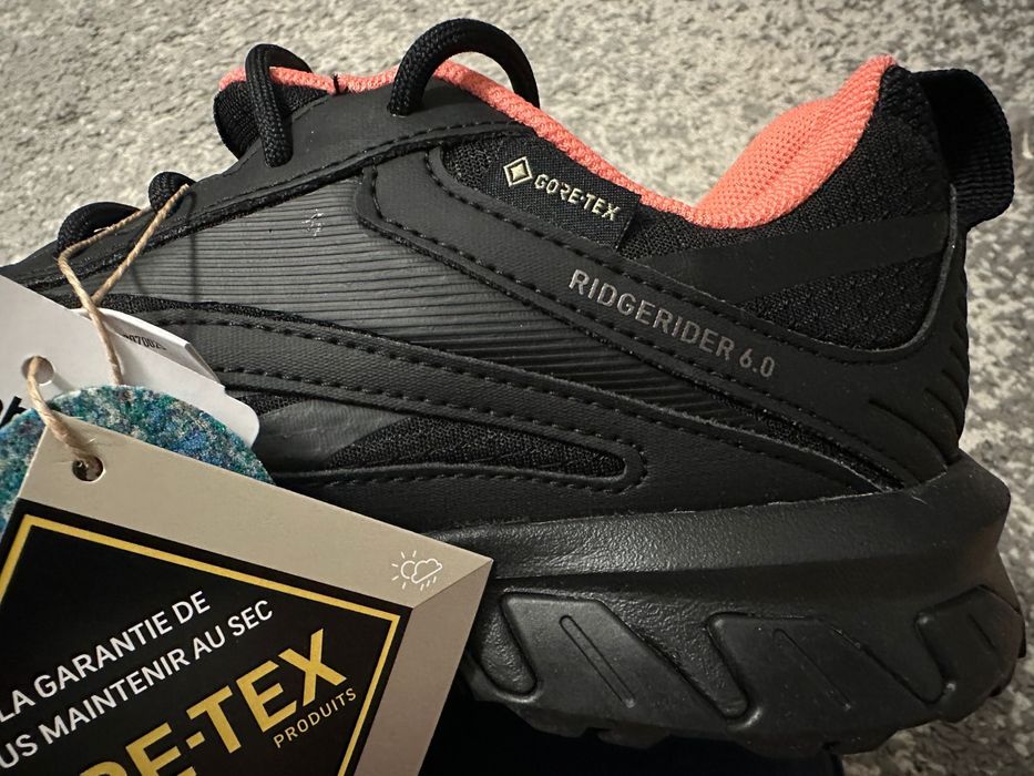 Vand pantofi sport Reebok marime 37