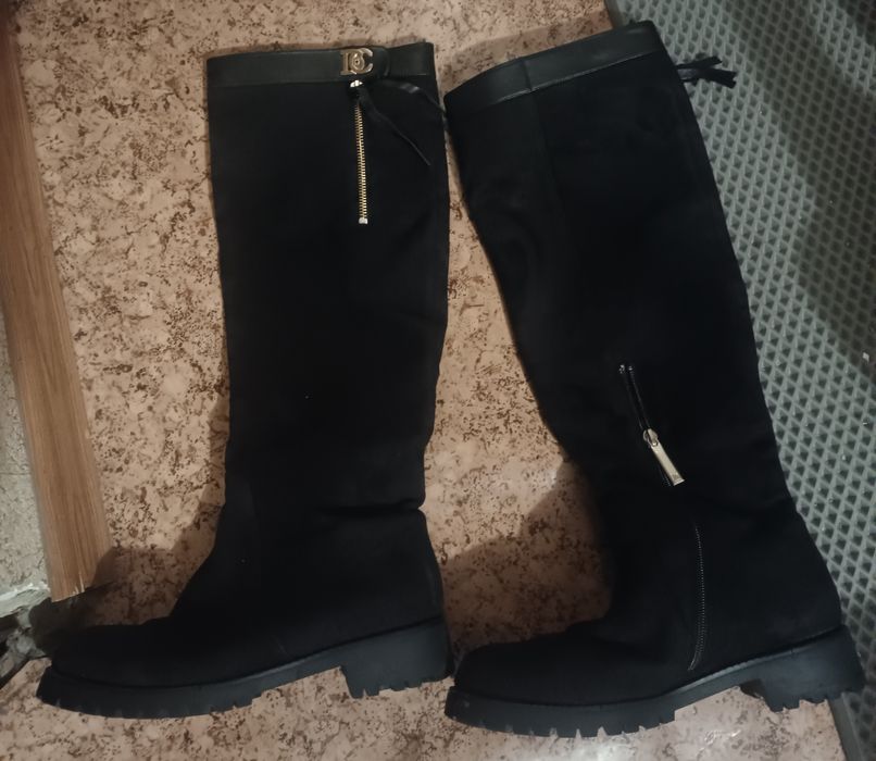 Продам вещи, обувь по 2500 тенге