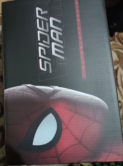 Продаю маску человек паук