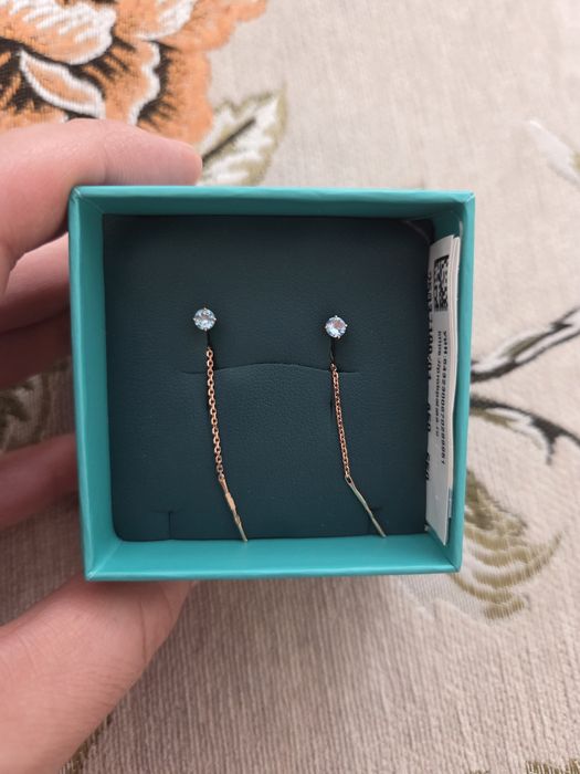 Продам золотые серьги