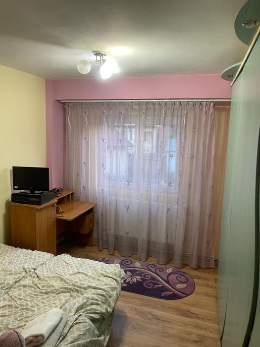Închiriez apartament 2 camere, zona Făgăraș