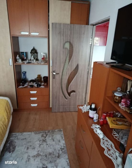 Apartament  2 camere,Valea Roșie lângă piață,mobilat și utilat,parter