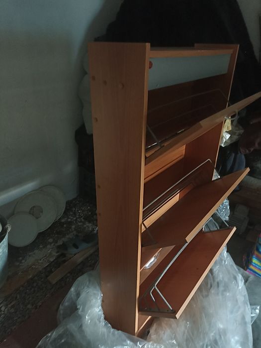 Продам обувницу в отличном состоянии